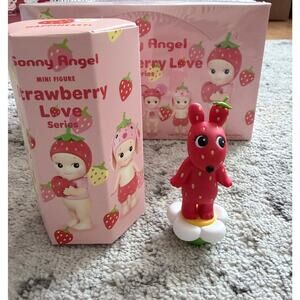Sonny Angel Strawberry Love Series - Strawberry Robby Angel (SECRET)